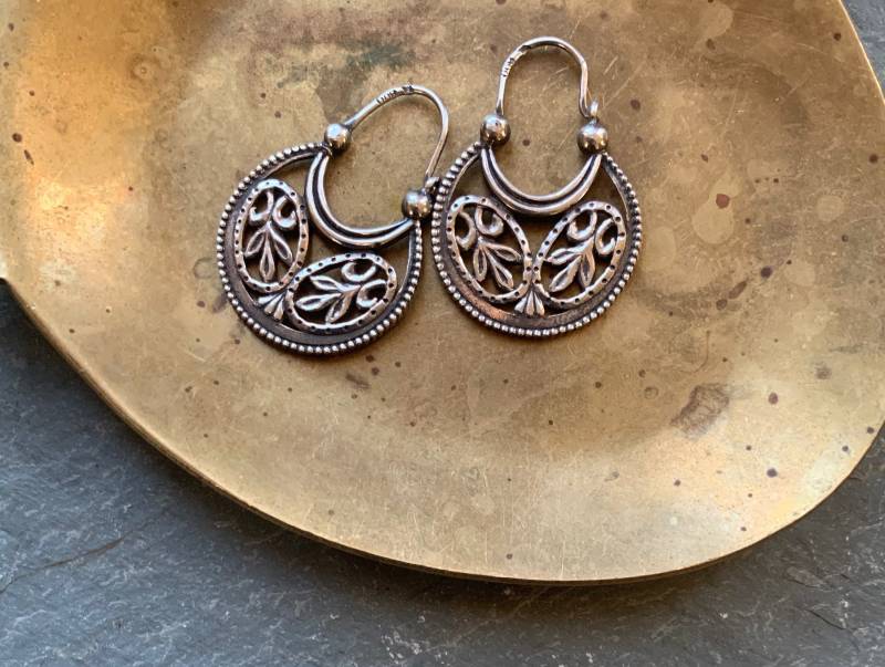 Schöne Verzierte Vintage Silber Creolen von redpineshop