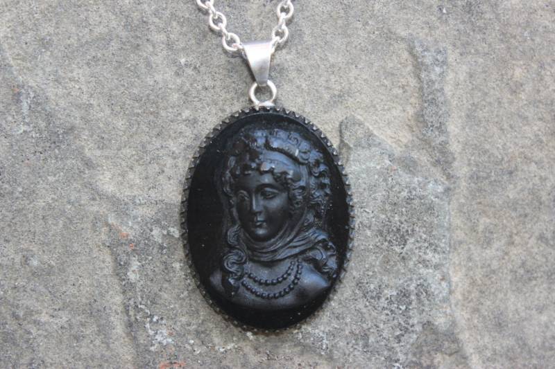 Vintage Schwarz Cameo Anhänger An Sterling Silber Kette von redpineshop