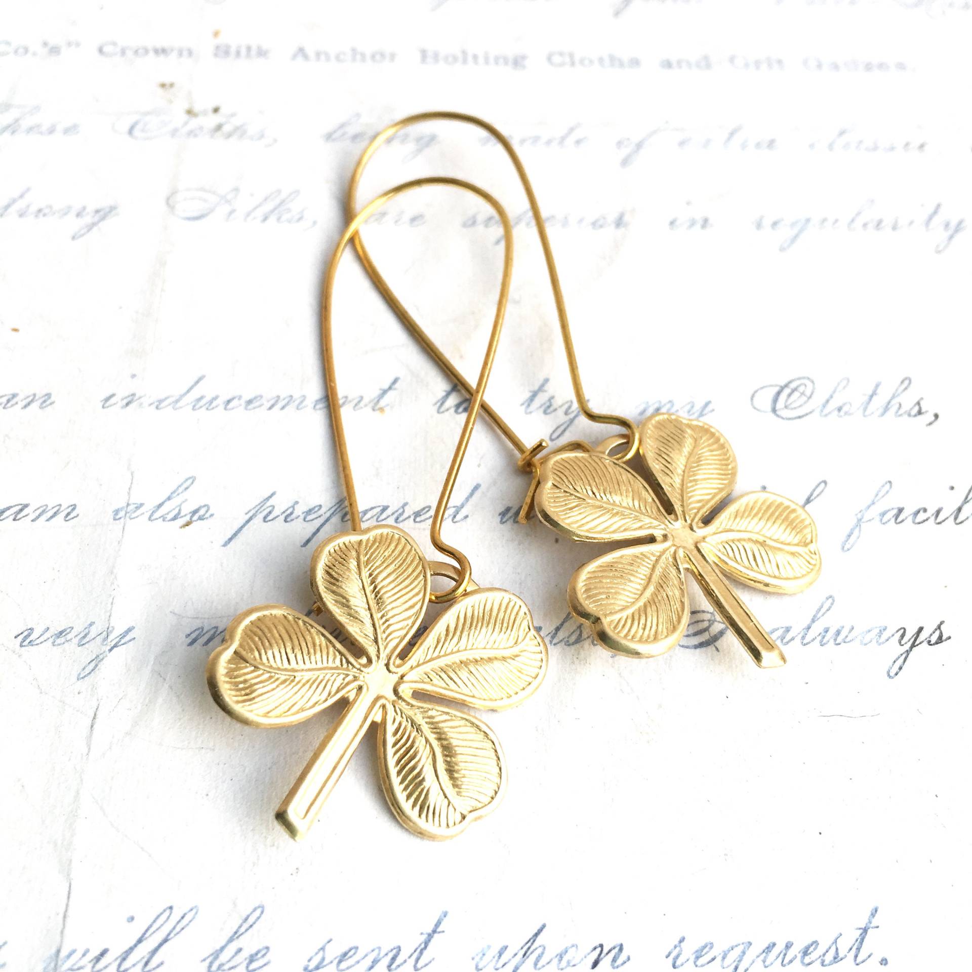 Glücksklee Ohrringe Vergoldete St. Patrick's Day Ohrringe von redtruckdesigns