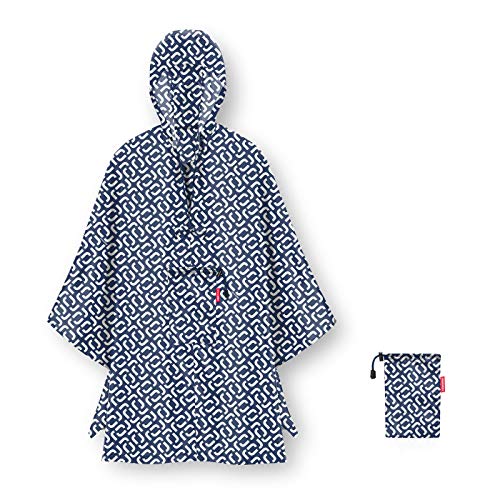 reisenthel mini maxi poncho in Signature Navy – Klein verpackter Regencape aus hochwertigem Polyestergewebe – Ansprechendes Design mit weiter Kragenöffnung von reisenthel