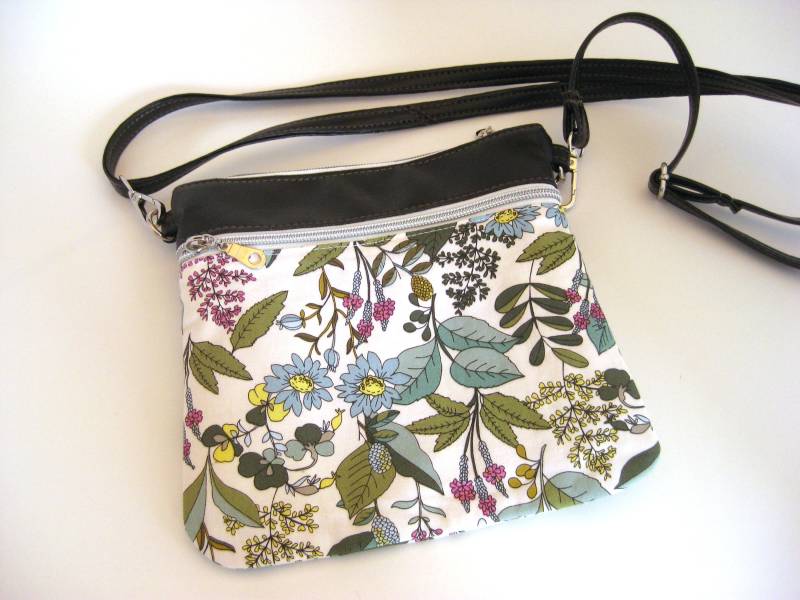 Kleine Umhängetasche Kunstleder Geldbeutel Vegan Tasche Mini Geldbörse Reißverschluss Beutel Handtasche Floral von reispeices