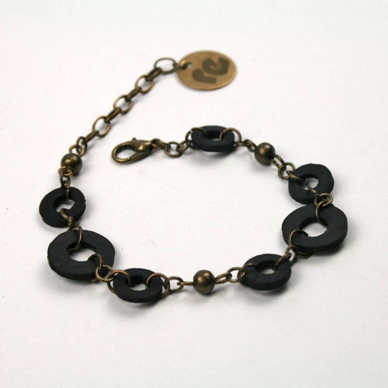 Armband Aus Recycelten Schläuchen. Schwarzes Materialien. Ringarmband. Umweltfreundliches Geschenk Für Modeschmuck Armband Aus Recycelten Schläuchen. Schwarzes Materialien. Ringarmband. Umweltfreundliches Geschenk Für Modeschmuck von rekrea