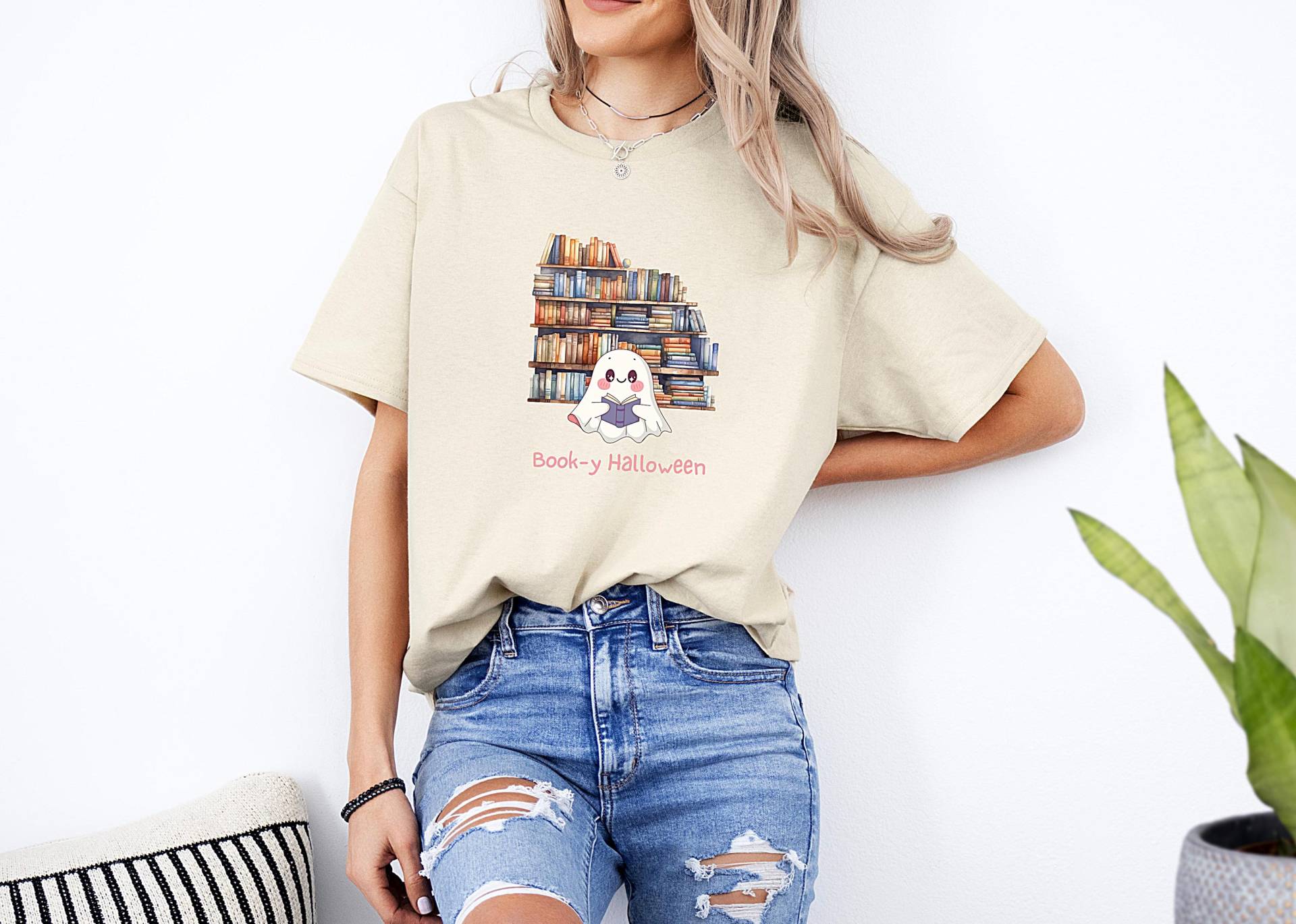 Bücherwurm Halloween Shirt, Buch Liebhaber Geschenk, Bibliothekar T-Shirt, Lehrer Book-Y Halloween-T-Shirt, Süßes Shirt von remalaEU
