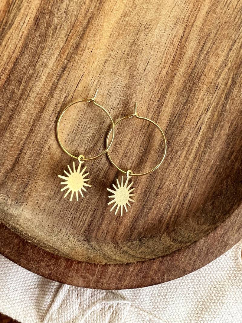 Sonnen Creolen - Edelstahl Vergoldet, 3 cm | Boho Schmuck Handgemacht in Österreich Remind von remindcollective