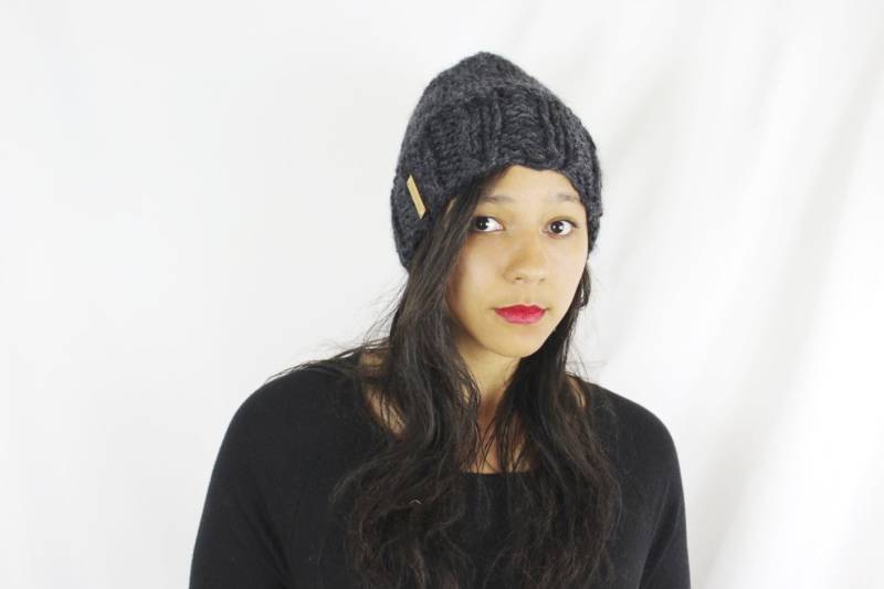 Damen Wintermütze, Strickmütze, Graue Mütze - Strickschädelmütze The Pryanka, Unisex Fashion von reneeoriginals1