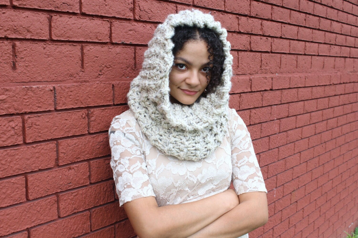 Grobstrick Wollschal Mit Kapuze - Die Edita Kuschliger Cremefarbener Rundschal. Unisex Kaltwetterstrick von reneeoriginals1