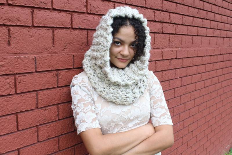 Grobstrick Wollschal Mit Kapuze - Die Edita Kuschliger Cremefarbener Rundschal. Unisex Kaltwetterstrick von reneeoriginals1