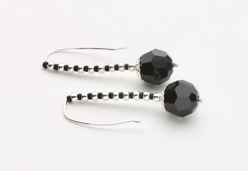 Große Schwarze Swarovski Perle Silber Ohrringe, Großen Schwarzen Kristall Silberohrringe, Facettierte Ohrringe Große Schwarze Swarovski Perle Silber Ohrringe, Großen Schwarzen Kristall Silberohrringe, Facettierte Ohrringe von reneepwhite