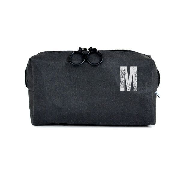 renna deluxe Kulturbeutel oder Kosmetiktasche mit Monogramm, vegan, SCHWARZ renna deluxe Kulturbeutel oder Kosmetiktasche mit Monogramm, vegan, SCHWARZ von renna deluxe