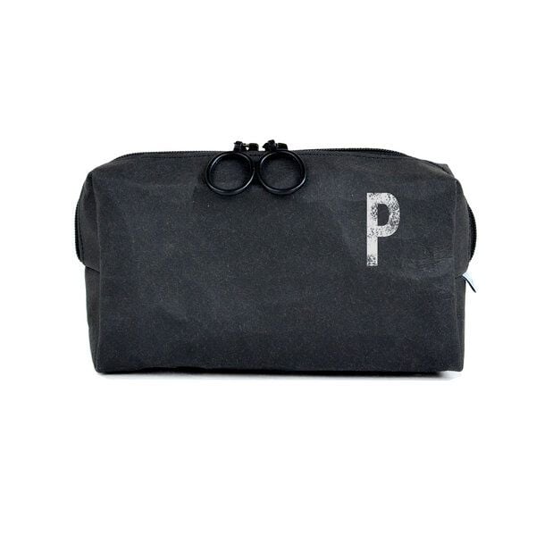 renna deluxe Kulturbeutel oder Kosmetiktasche mit Monogramm, vegan, SCHWARZ renna deluxe Kulturbeutel oder Kosmetiktasche mit Monogramm, vegan, SCHWARZ von renna deluxe