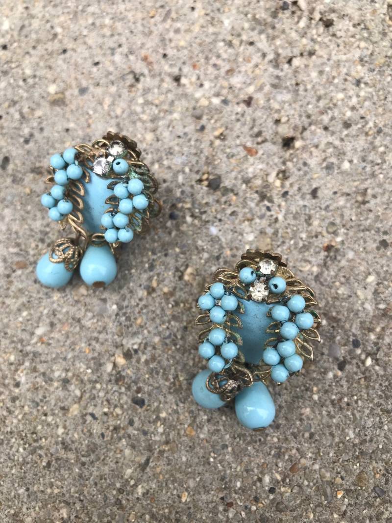 1940Er Jahrgang Baby Blau Silber Modeschmuck Clip Auf Ohrringe 1940Er Jahrgang Baby Blau Silber Modeschmuck Clip Auf Ohrringe von rerunvintage