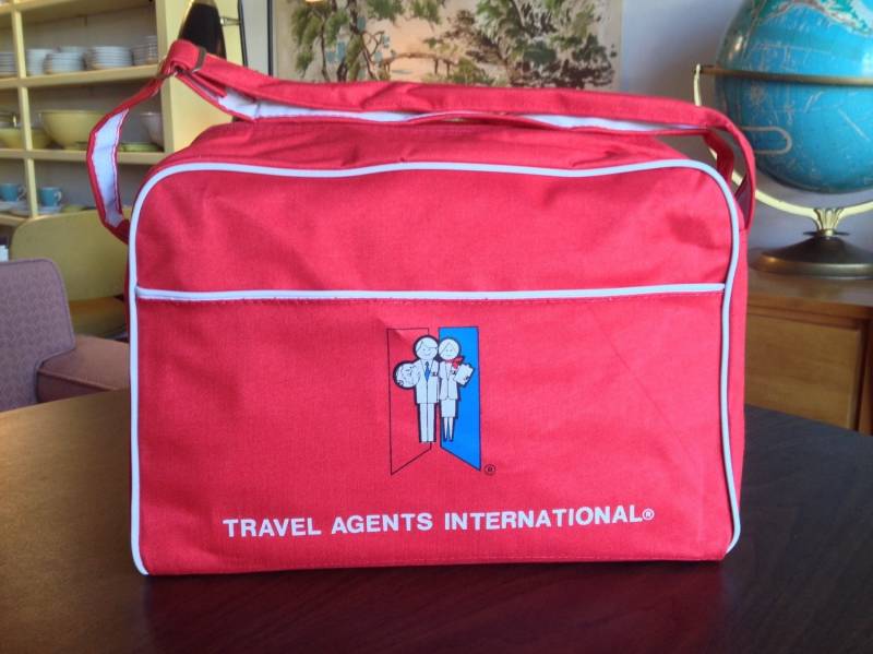 Vintage Travel Agents International Rote Segeltuchtasche von retrOKC