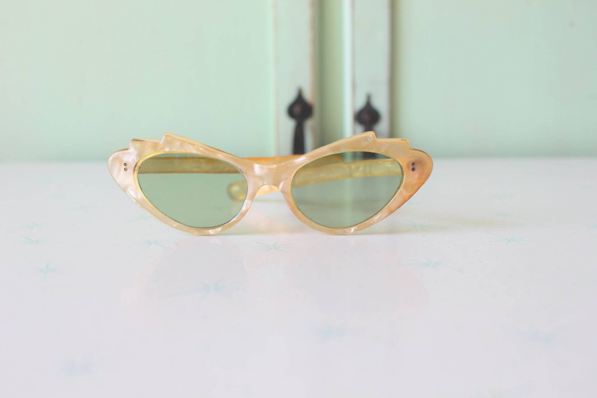 1950Er 1960Er Jahre Geflügeltes Katzenauge Sonnenbrille.. Vintage Brille. Aufwändig. Cateye. 60Er Accessoires. Beige. Twiggy. Designer. Jahre von retroandme