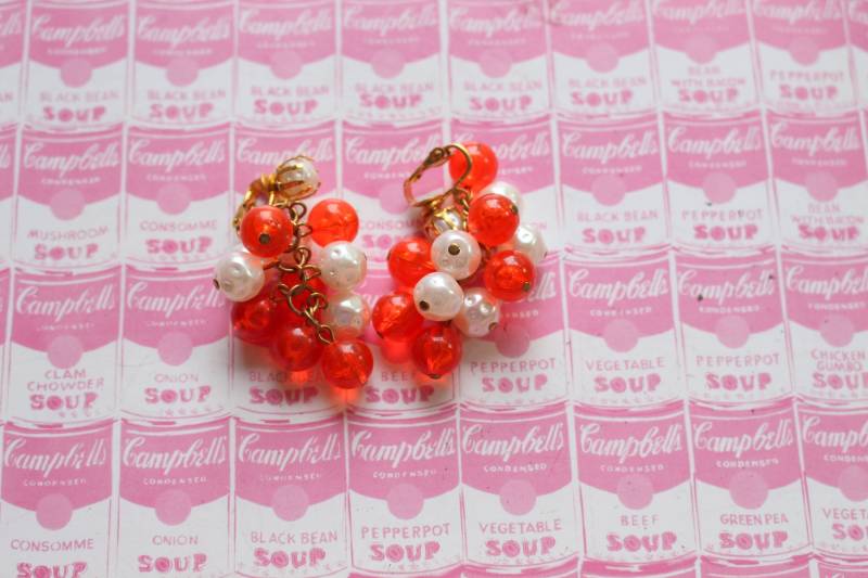 1960Er Orange Rote Perlen Clip Ons Ohrringe Mid Century. Klassisch. Bunten. Modeschmuck. 60Er Jahre Ohrringe. Oma. Aufwändig. Partei. Partei von retroandme