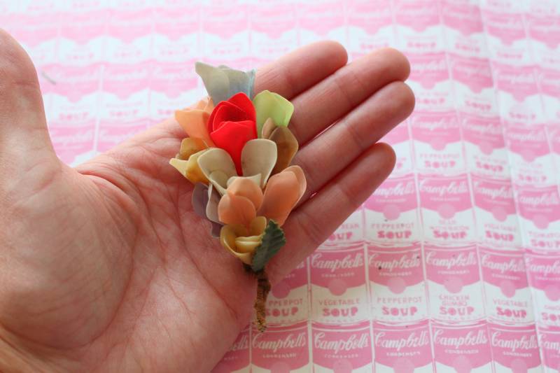 1970S Flower Garden Nos Broschegrün. Rot. Deutschland. Jubiläum. Toll. Retro. Anstecknadel. -Klammer. Klassisch. Geblümt. Gänseblümchen. Modeschmuck von retroandme