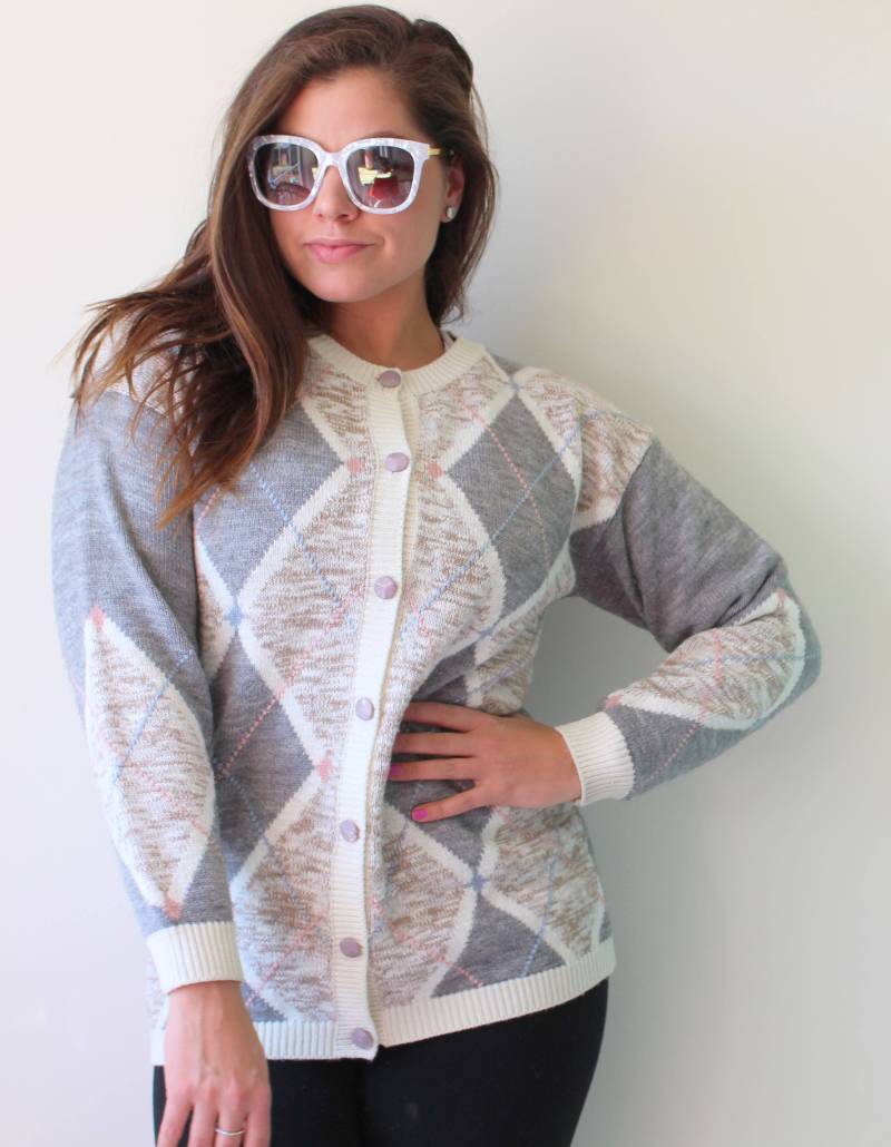 1970Er Jahre Karierte Strickjacke, Grauer Strickpullover, Mittelgroß von retroandme