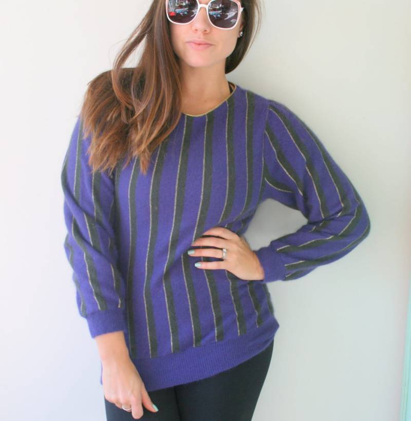 1980Er Designer Pullover...größe S...retro. Unisex. Jahre Pullover. Rad. Strickjacke. Lila. Hüfttasche. Maritim. Vintage-Kleidung von retroandme