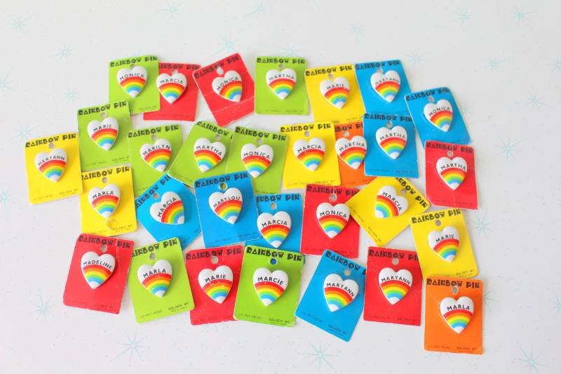 1980Er Jahre Regenbogen Herz Anstecknadel. Marcia. Marielou. Marla. Marilyn. Monika. Marian. Leinen. Marcie. Martha. Marie. Regenbogen Brosche von retroandme