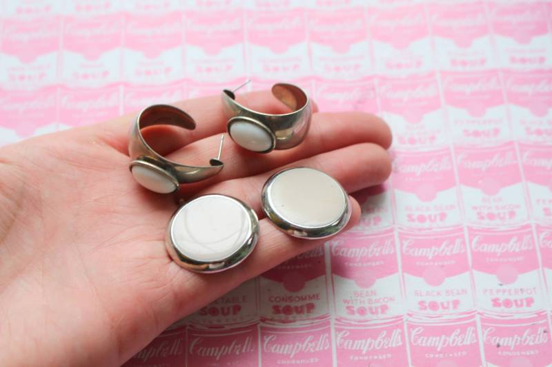 1980Er Jahre Retro Ohrringe Im Set. Antikes Aussehen. Modeschmuck. Silber. Schick. Retro. Mörder. Rad. Baumelnd. 80Er Schmuck. Zweigig. Modell von retroandme