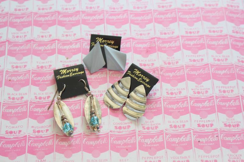 1980Er Jahre Retro Set Zierliche Ohrringe..hochzeit. Modeschmuck. Schick. Retro. Alter Lagerbestand. Mörder. Rad. Baumelnd. 80Er Schmuck. Zweigig von retroandme