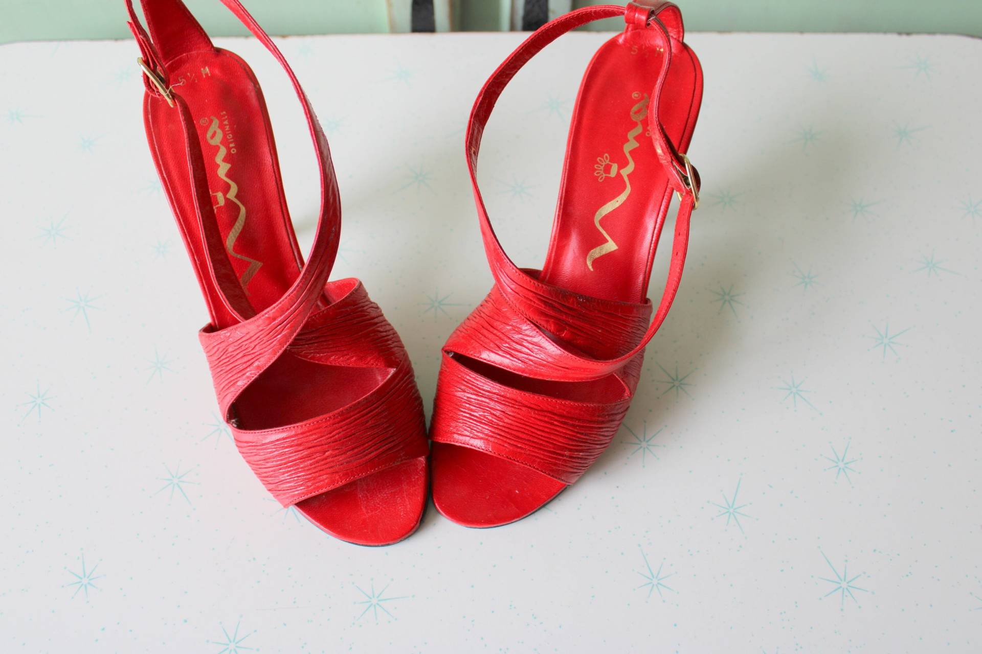 1980Er Jahre Vintage Designer Open Toed Sling Back Rote Absätze..größe 5.5 Frauen..leder. Party. Modell Klassisch. Rote Lederabsätze. Hohen 1980Er Jahre Vintage Designer Open Toed Sling Back Rote Absätze..größe 5.5 Frauen..leder. Party. Modell Klassisch. Rote Lederabsätze. Hohen von retroandme