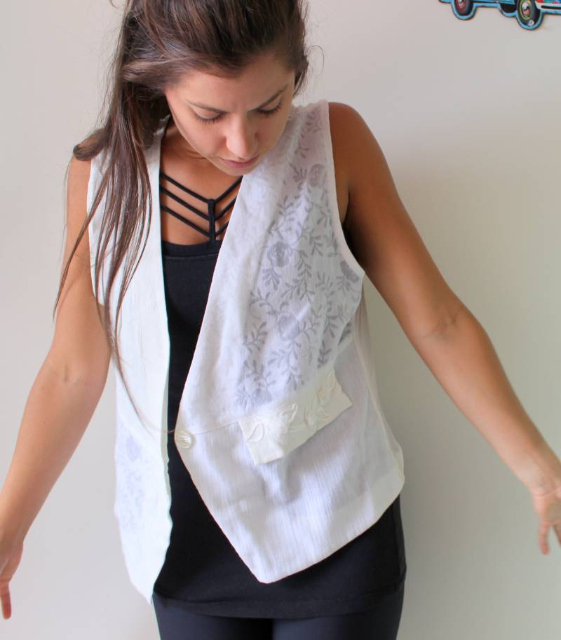 1980Er Lucia Tank.medium. Weste. Kitsch. Hochzeit. Nach Oben. 80Er Jahre Kleidung. Sommer. Festival. Hipster. Kostüm. Hippie. Boho. Weiß. Creme von retroandme