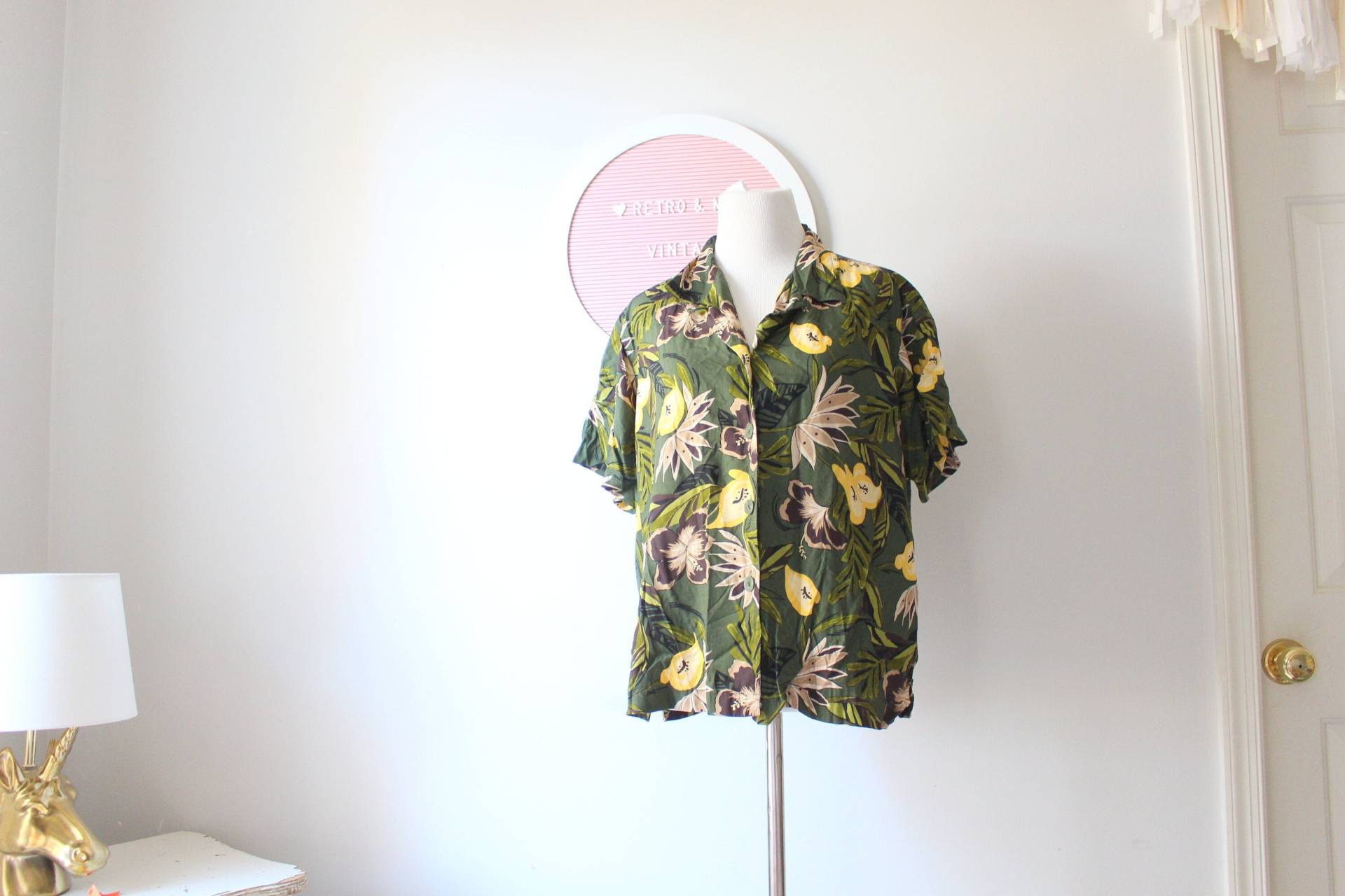 1980Er Vintage Hawaii Grün Floral Bluse.... Unisex. Blumendruck. Mod. Hawaiian. Retro. 80Er 90Er Jahre. Hipster. Floral. Knopf Unten von retroandme