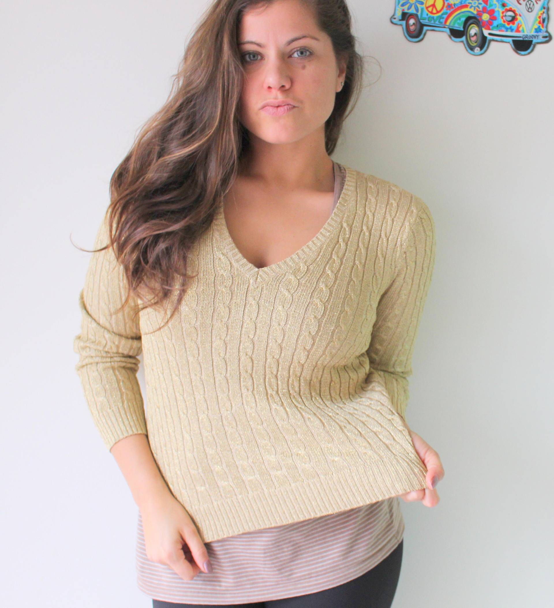1980S Golden Glitter Vneck Designer Seidenpullover ...goldener Pullover. Retro. Gestrickt. 1980Er Jahre Rad. Spass. Neue Jahre. Klein 1980S Golden Glitter Vneck Designer Seidenpullover ...goldener Pullover. Retro. Gestrickt. 1980Er Jahre Rad. Spass. Neue Jahre. Klein von retroandme