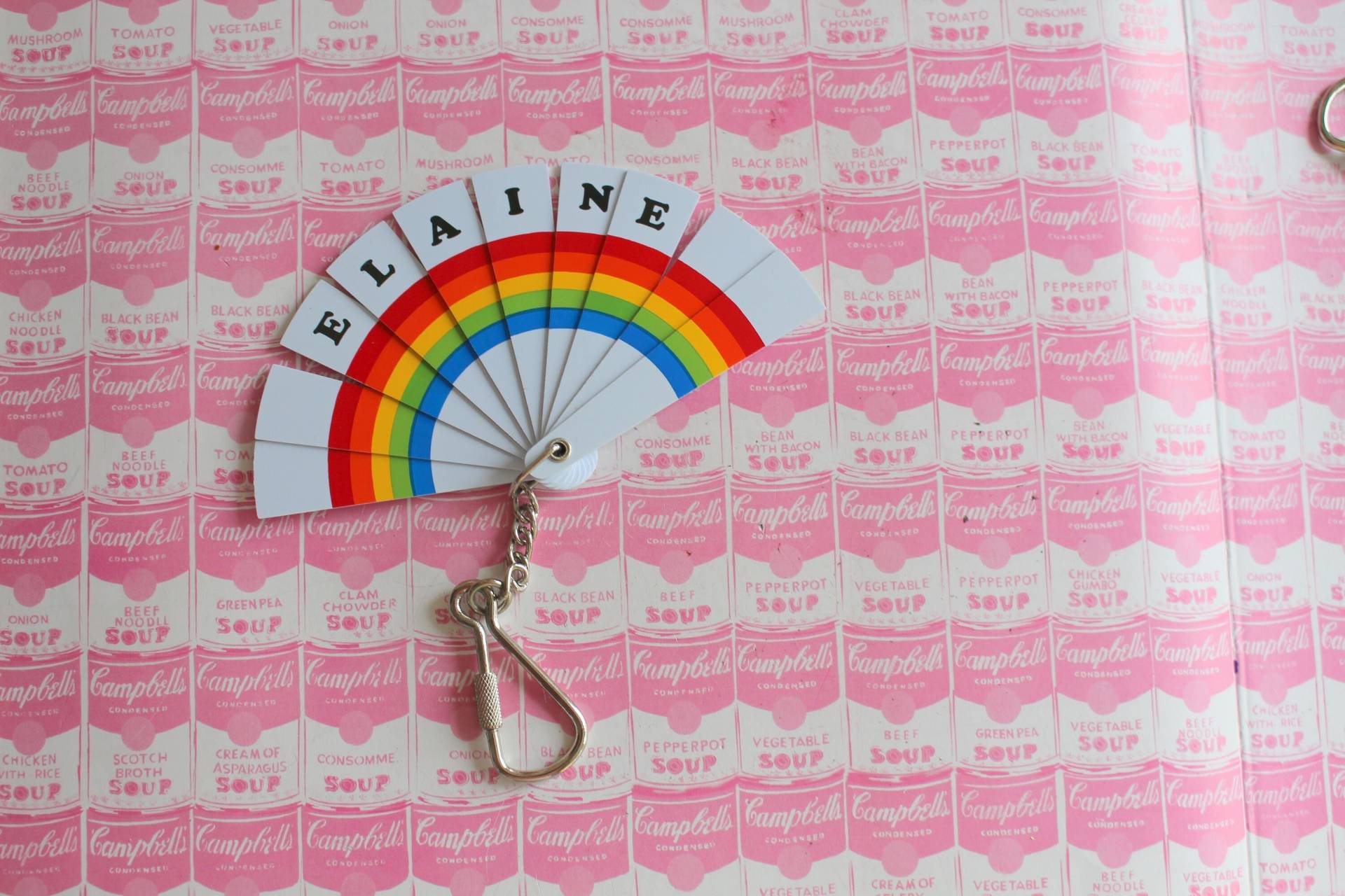 1980S Rainbow Name Elaine Fächer Schlüsselanhänger Rot. Gelb. Blau. Regenbogen. Herzen. Liebe. Neuer Alter Lagerbestand. Namensbrosche von retroandme