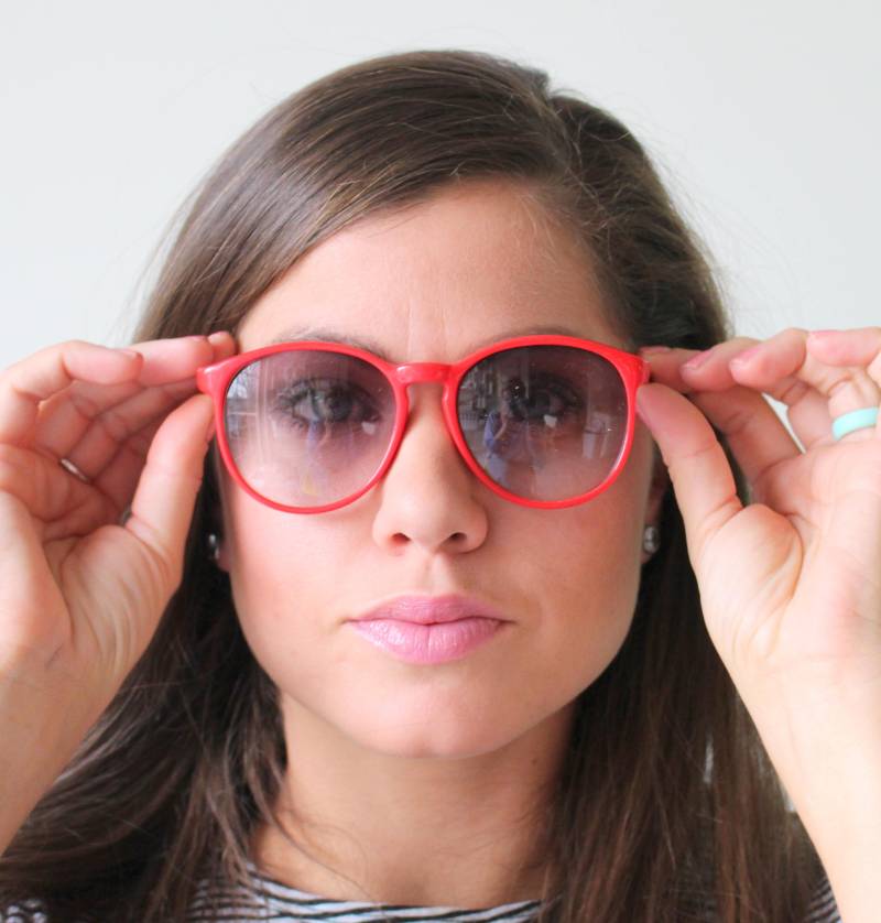 1980S Rote Runde Sonnenbrille Vintage Deadstock Mod Stil 1980S Rote Runde Sonnenbrille Vintage Deadstock Mod Stil von retroandme
