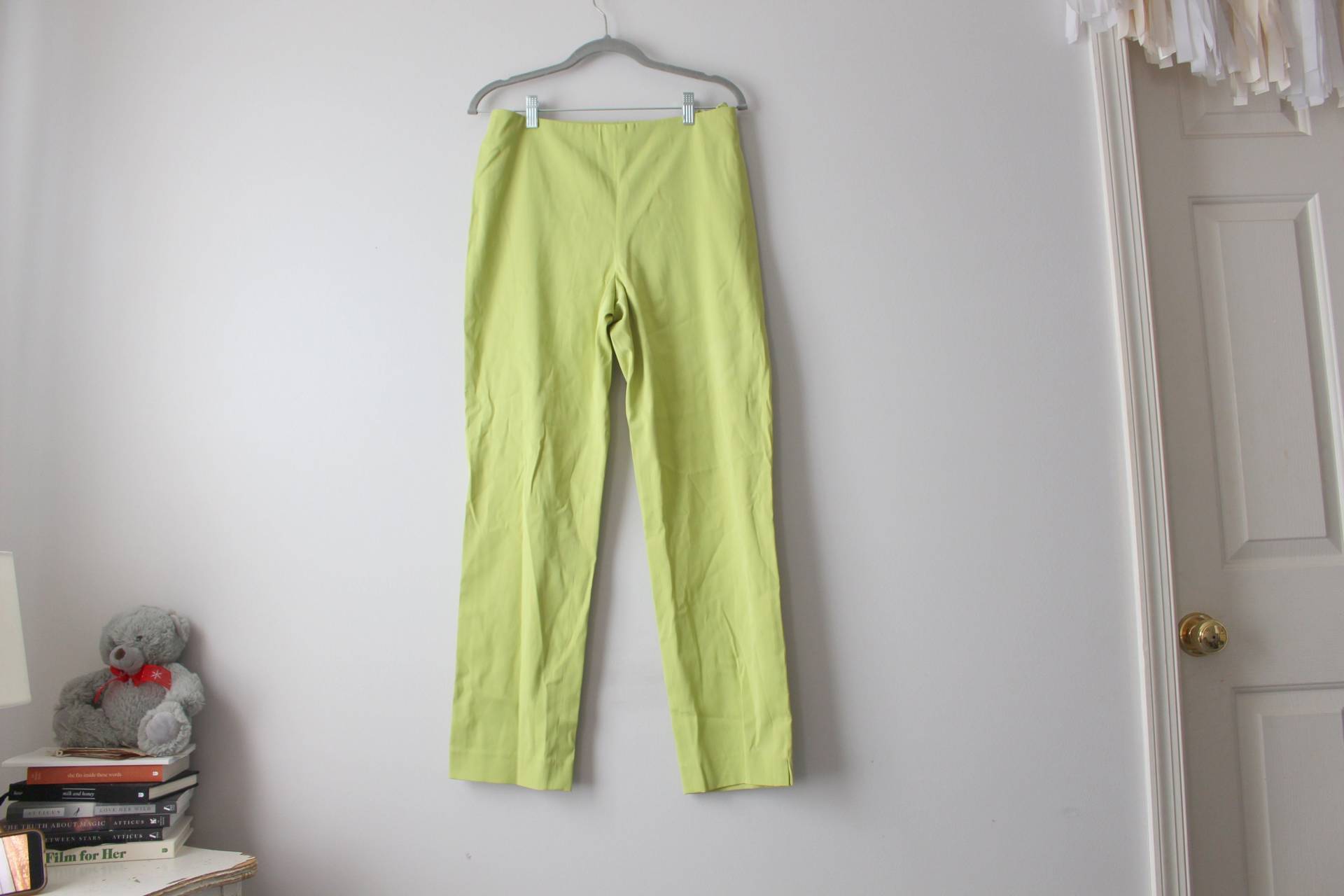 1990Er Lindgrüne Caprihose... Bunten. Hell. Retro. Kostüm. Jahre. Rad. Fun. Womens. Mod. Klein. Hoch Tailliert von retroandme