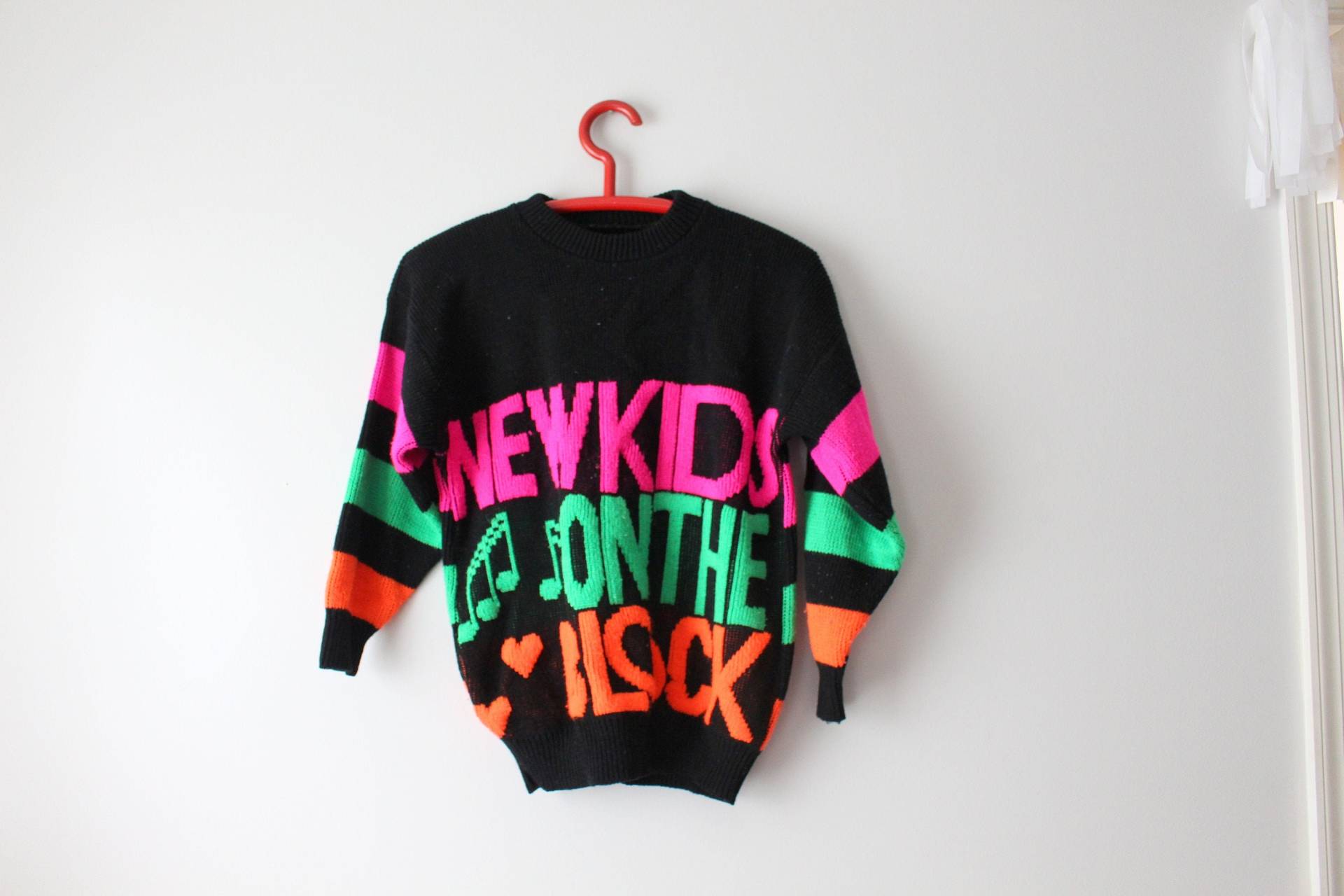 1990Er Neuer Kids On The Block Rock Sweater....xsmall. Retro. 90Er Jahre Musik. Wippe. Band. Nkotb. Donnie. Joseph. Jordan. Jonathan. Danny von retroandme