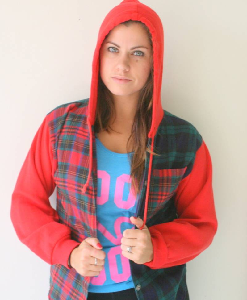 70Er Jahre Karierter Hoodie... Größe Klein Mittel... Kitsch. Nach Oben. 80Er Kleidung. Sommer. Hipster. Kostüm. Hippie. Boho. Sweatshirt. Rot von retroandme