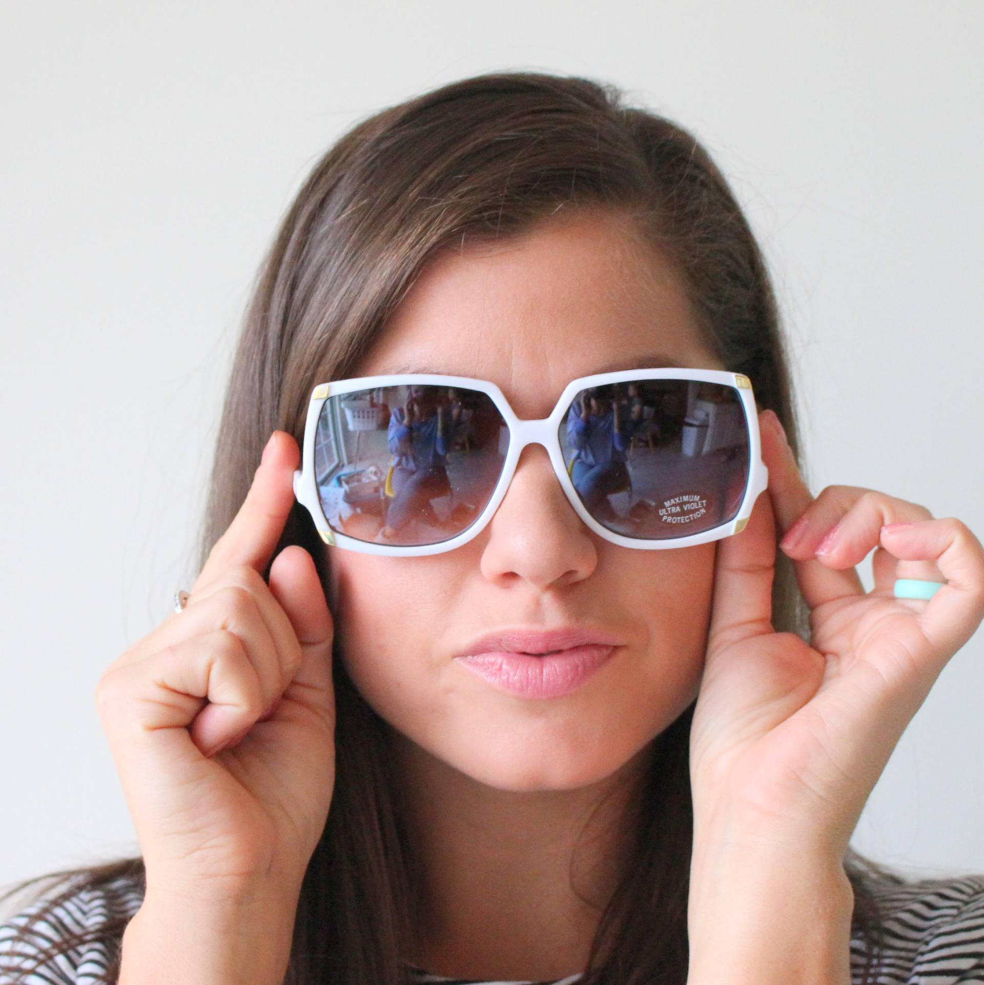 70Er Jahre Vintage Sonnenbrille Weißer Rahmen, Getönte Gläser von retroandme