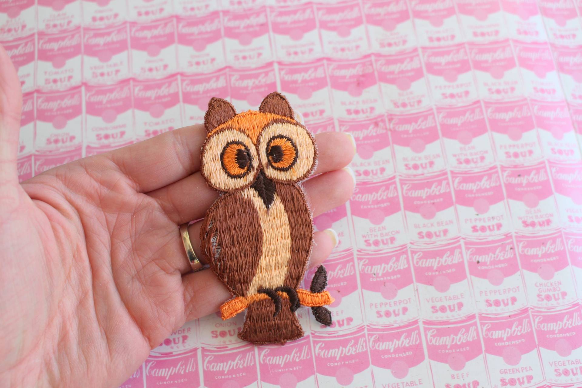 70S Vintage Groovy Retro Eule Patch Atomar. Retro. Kitschig. Kostüm. Hüfttasche. Einzigartig. Frieden. Hippie. Liebe. Retro Aufnäher. Sechziger 70S Vintage Groovy Retro Eule Patch Atomar. Retro. Kitschig. Kostüm. Hüfttasche. Einzigartig. Frieden. Hippie. Liebe. Retro Aufnäher. Sechziger von retroandme