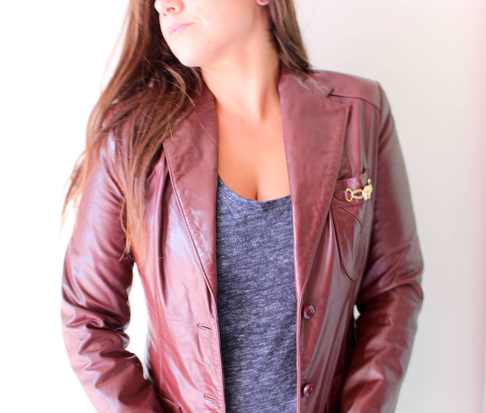 Vintage Aigner Lederjacke 1980S Designer Burgund | Größe Small Vintage Aigner Lederjacke 1980S Designer Burgund | Größe Small von retroandme