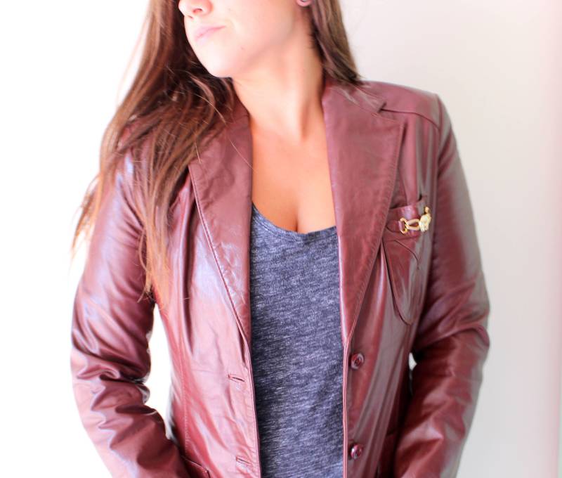 Vintage Aigner Lederjacke 1980S Designer Burgund | Größe Small Vintage Aigner Lederjacke 1980S Designer Burgund | Größe Small von retroandme