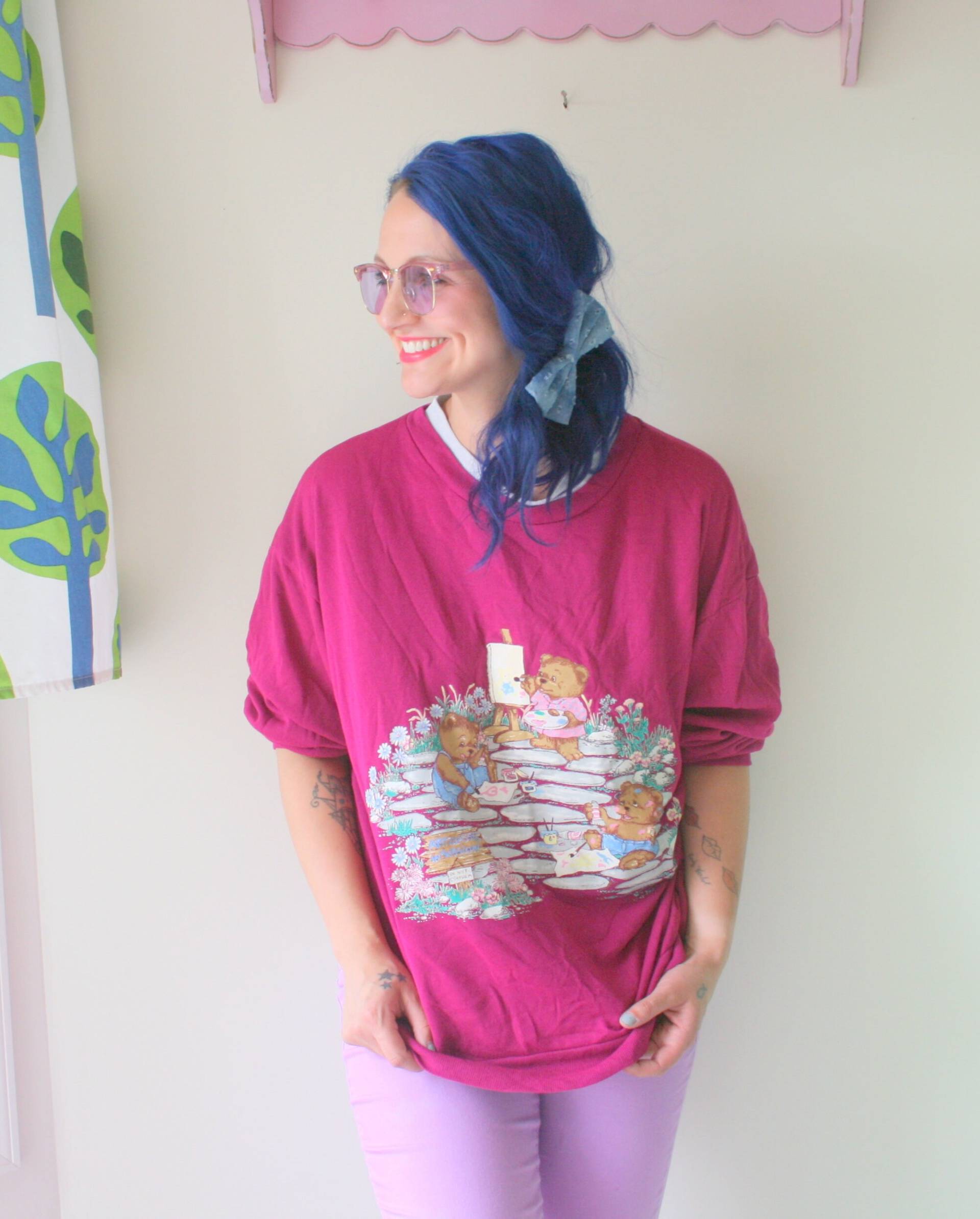 Vintage Bear Sweatshirt....pink. Übergroß. Teenager. 80Er 90Er Jahre. Pullover. Kitschig. Kostüm. Oma. Retro. Geometrisch. Bär. Fuchsia. Malerei von retroandme