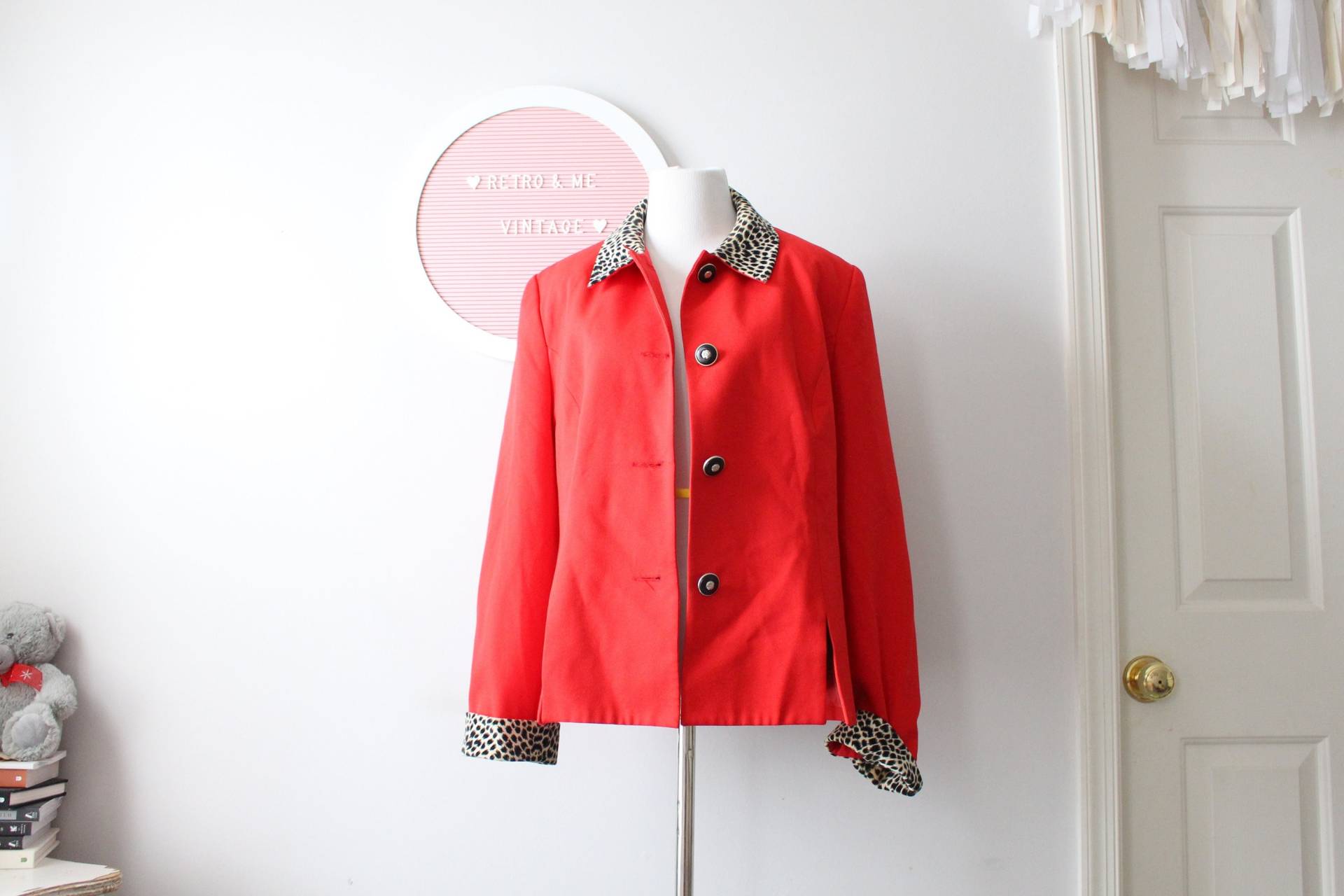 Vintage Cherry Red Leopard Blazer Jacke Größe Mittelgroß.... Gogo. Solide. Urlaub. Mod. Twiggy. Retro. Womens. Verrückten. Festliche von retroandme