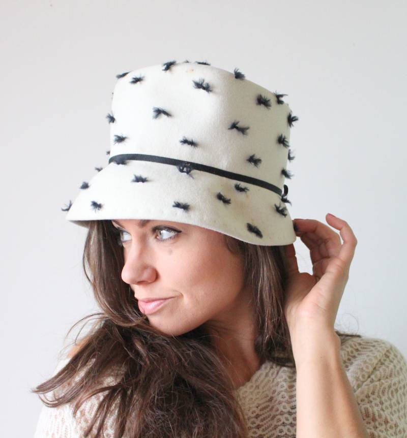 Vintage Mr John Wollhut, Schwarz & Weiß, 1950Er-60Er Jahre Designer von retroandme