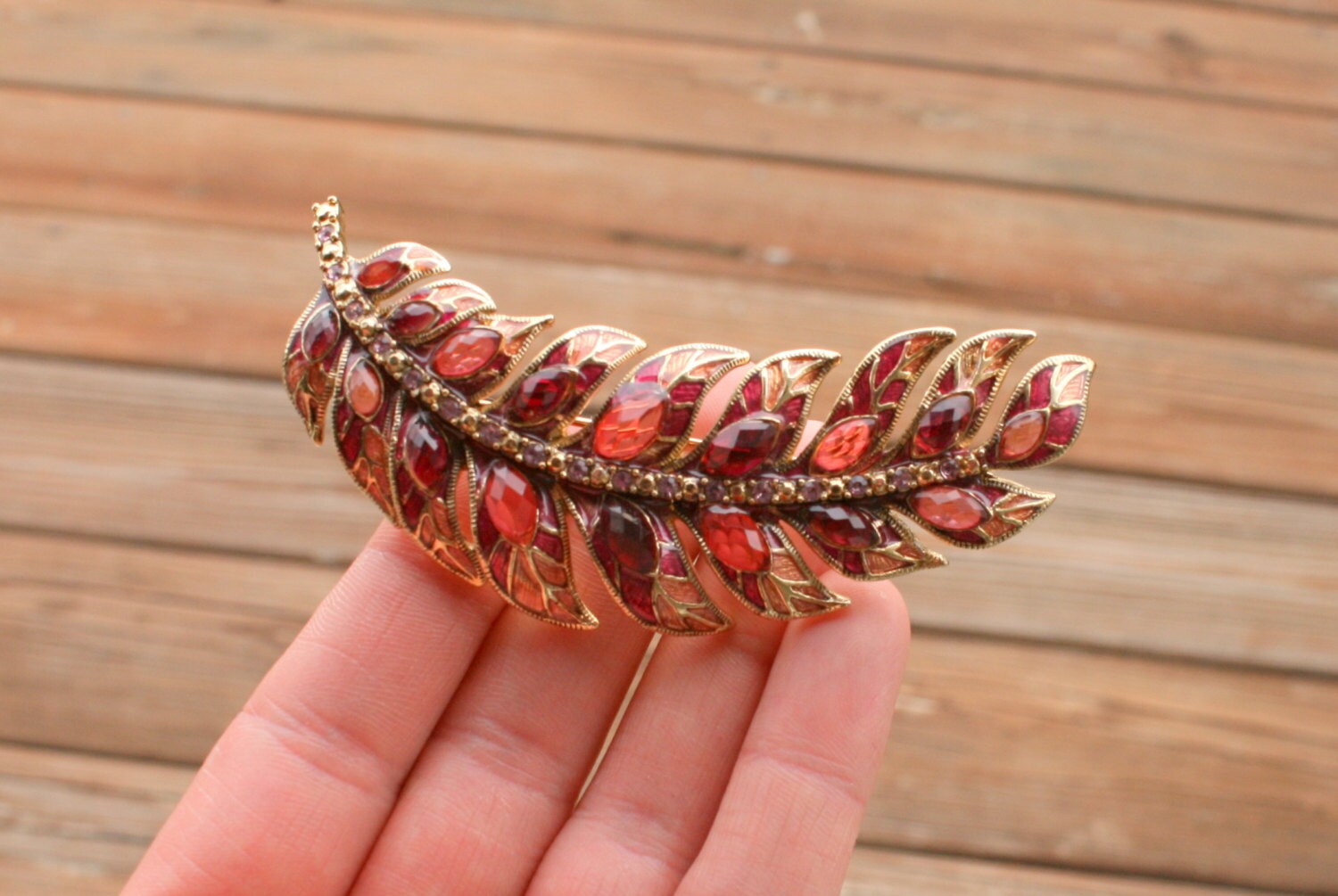 Vintage Feder Brosche Roter Strass Modeschmuck Vintage Feder Brosche Roter Strass Modeschmuck von retroandme