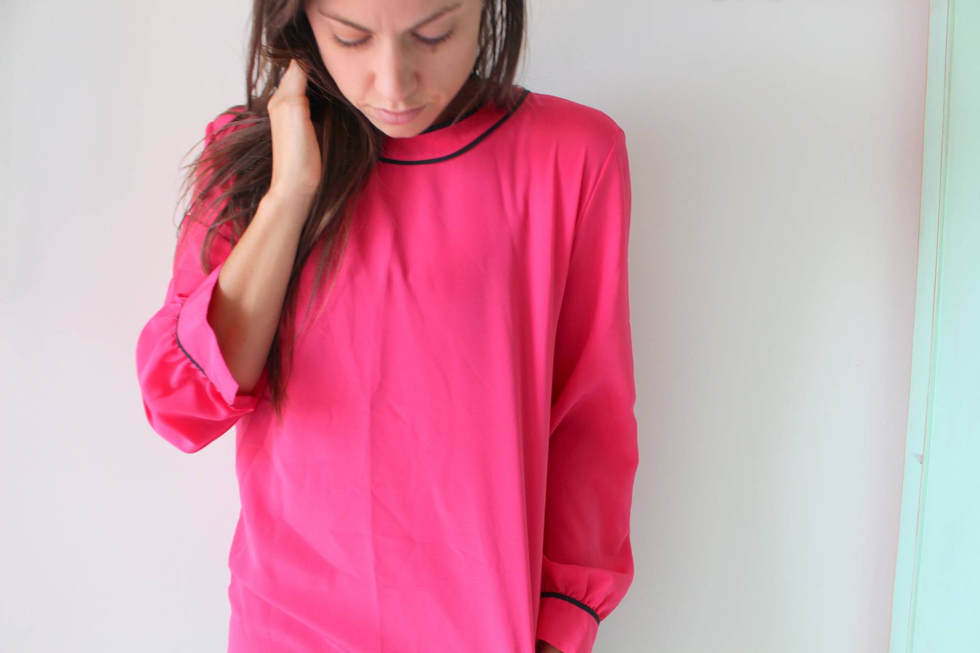 Vintage Fushia Bluse... Womens. Schwarz Und Rosa. Mod. Kostüm. Bluse. Chaus. Damen. Fließendes Top. Soho. Aufwändig Vintage Fushia Bluse... Womens. Schwarz Und Rosa. Mod. Kostüm. Bluse. Chaus. Damen. Fließendes Top. Soho. Aufwändig von retroandme