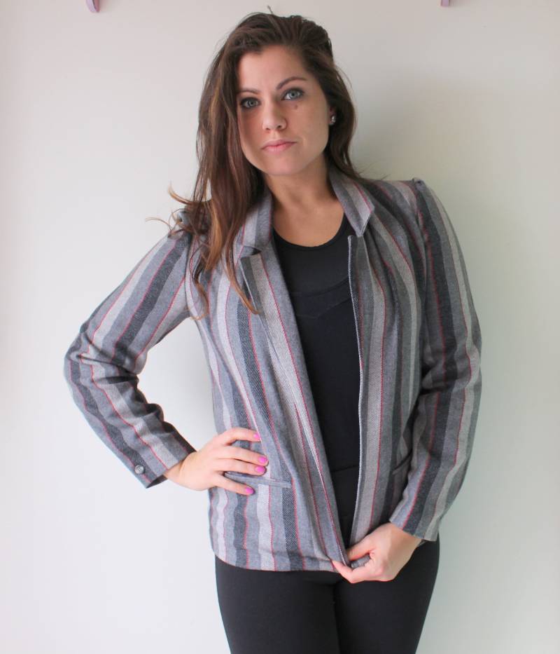 Vintage Gestreifte Wolle Strickjacke, Grau Rot Schwarz, Medium von retroandme