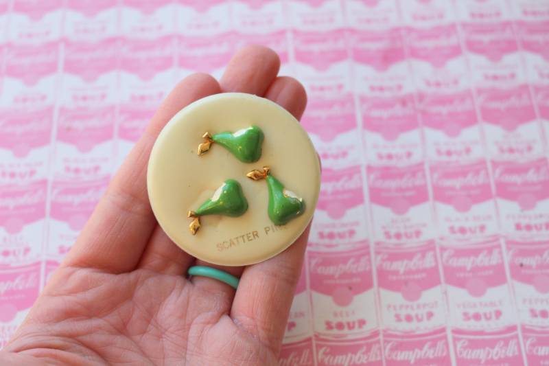 Vintage Grüne Birnen Brosche 3Er Setretro. Frucht. 1970Er. 1980Er Jahre. Klassiker. Modeschmuck. Brosche. Twiggy. Mod. Aufwändig. Obstnadel von retroandme