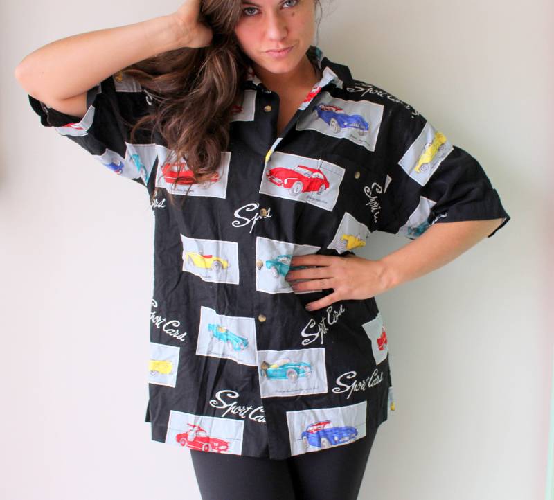 Vintage Sportwagen Print Button Down Shirt, Herren Medium von retroandme