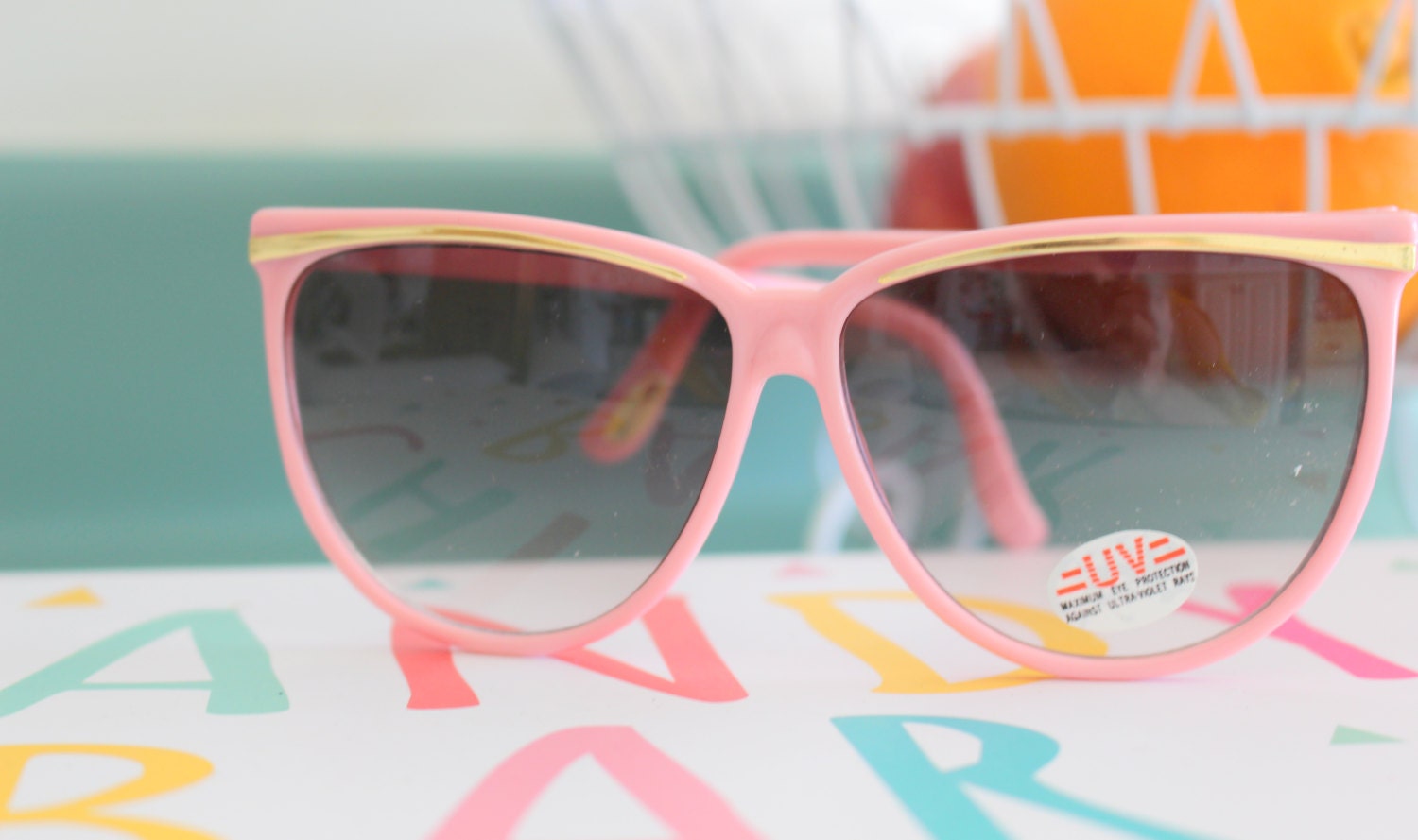 Vintage 80Er Jahre Pinke Sonnenbrille Goldrand, Mod Style, Uv-Schutz von retroandme