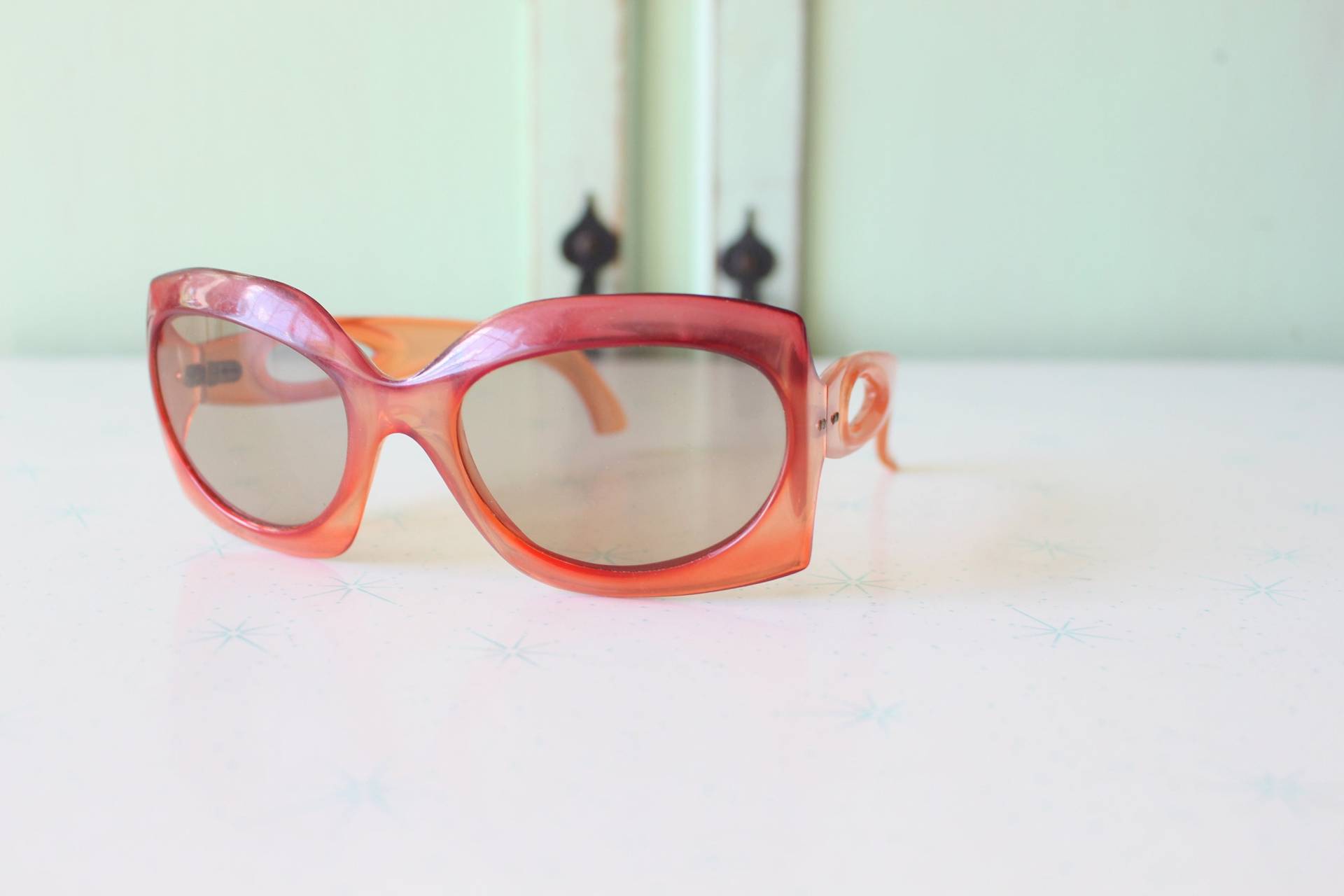 Vintage Rot Orange Retro Mod Taiwan Roc 1970Er Jahre Sonnenbrille... Retro. Bunte Schattierungen. Kostüm. Hipster. Nerd. Indie. Chic. Sqaure. Boho von retroandme