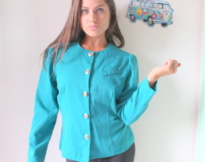 Vintage Smaragdgrüne Bluse.. Womens. Mod. Kostüm. Damen. Bluse. Fließendes Top. Soho. Aufwändig. Goldfarbene Knöpfe. 90Er Jahre Kleidung. Aufwändig von retroandme
