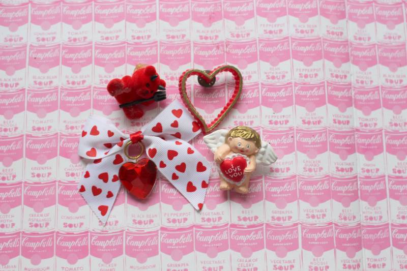 Vintage Valentinstags Brosche Lot 4Er Set....herz. Groovig. Retro. 1980Er Jahre. Cupid. Bär. Jeweled. Modeschmuck. Brosche. Gold von retroandme