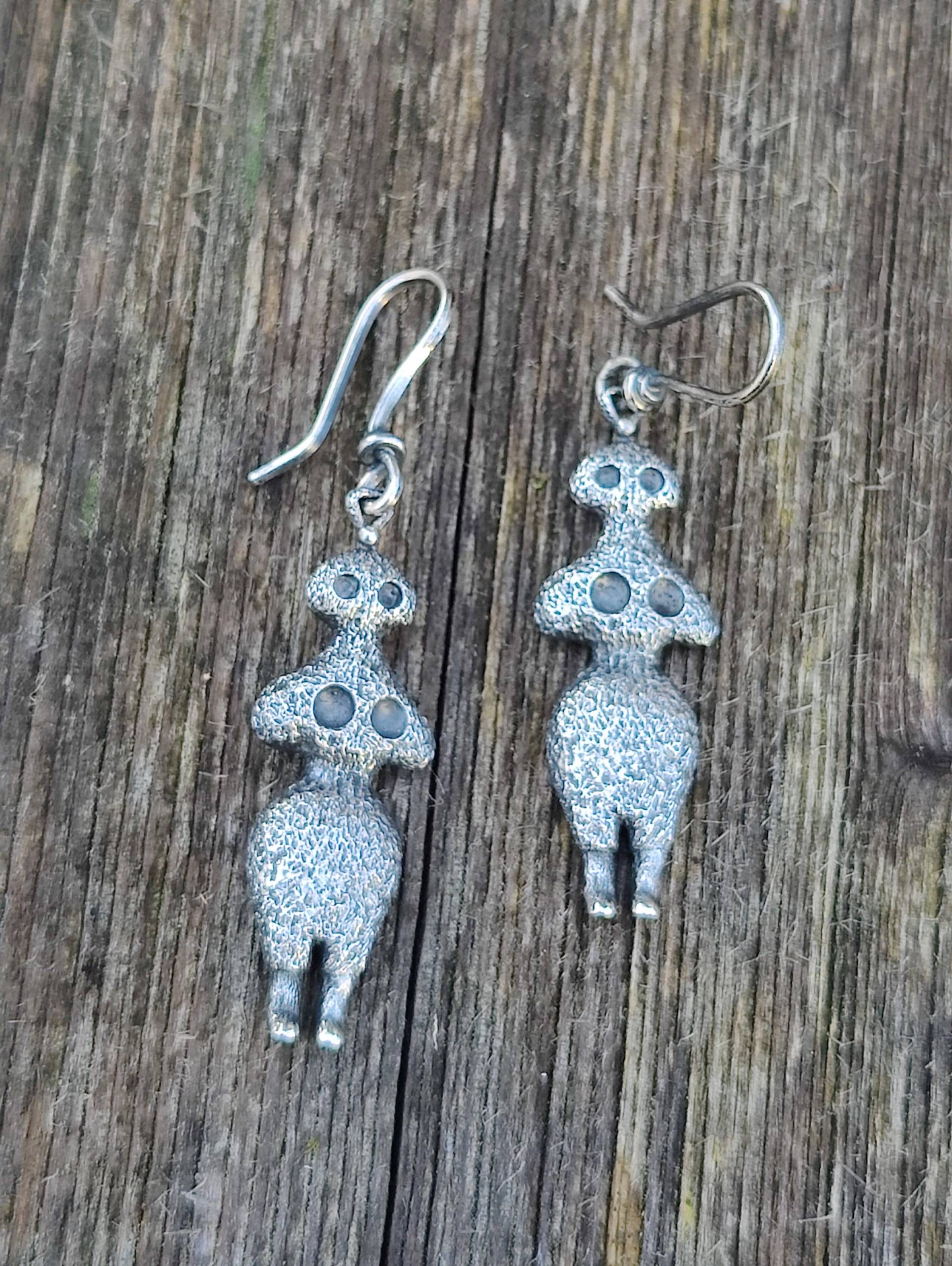 Antike Göttinnen Silberohrringe, 925 von retroflowerpower